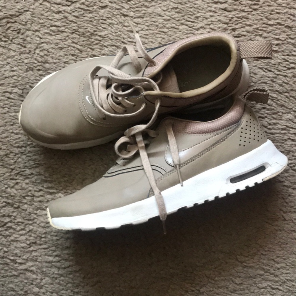 Nike Thea shoes